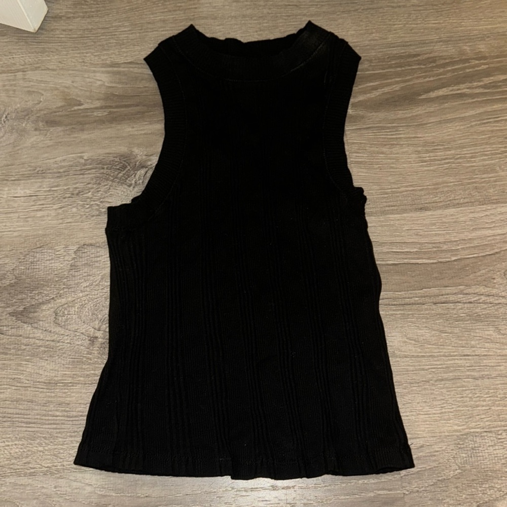 Zara cropped sleeveless ribbed tank.